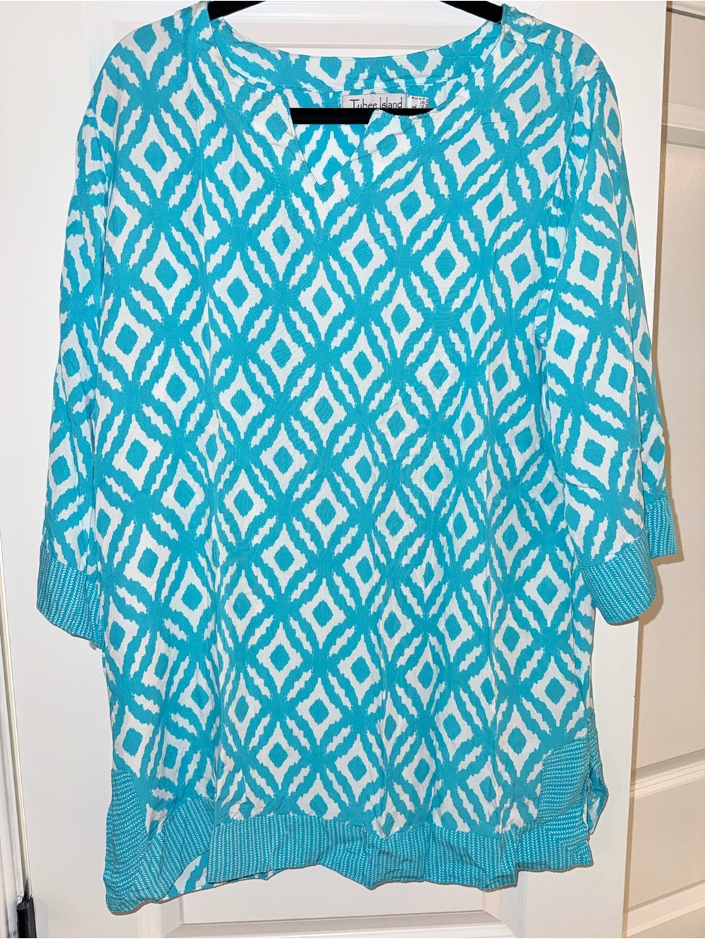 Island Escape Women’s Turquoise & White Geometric Swim Coverup